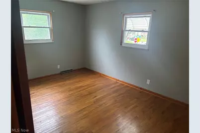 2265 S Hawkins Avenue, Akron, OH 44314 - Photo 15