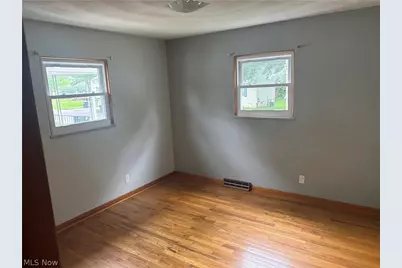 2265 S Hawkins Avenue, Akron, OH 44314 - Photo 17