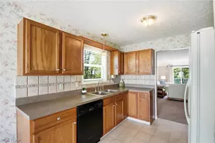 446 Rockledge Ln, Brunswick, OH 44212 - Photo 3