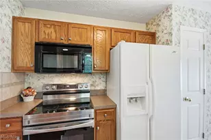 446 Rockledge Ln, Brunswick, OH 44212 - Photo 5