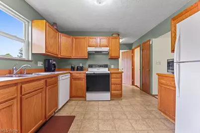 2610 Blenheim Avenue, Alliance, OH 44601 - Photo 5