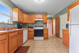 2610 Blenheim Ave, Alliance, OH 44601 - Photo 5