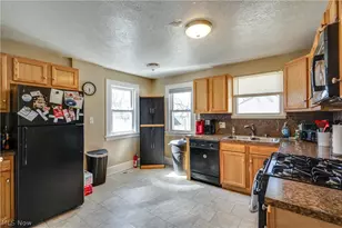 934 Packard Dr, Akron, OH 44320 - Photo 17