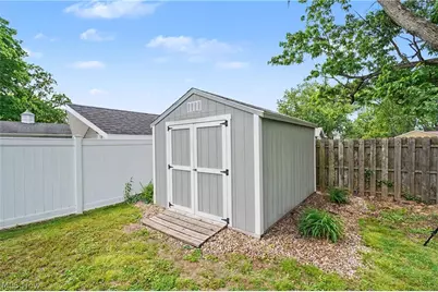 466 Brewer Avenue, Akron, OH 44305 - Photo 13
