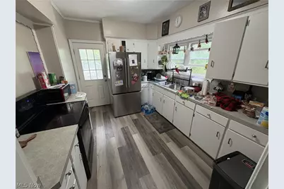 727 Wooster Road N, Barberton, OH 44203 - Photo 9