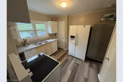 727 Wooster Road N, Barberton, OH 44203 - Photo 37