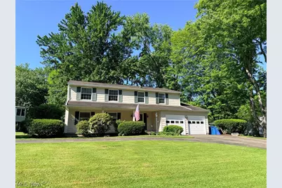 520 Heatherwood Drive SE, Warren, OH 44484 - Photo 1