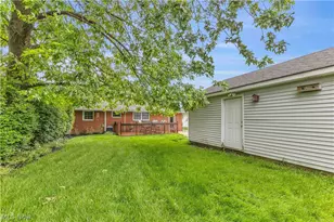 316 Thelma Dr, Sheffield Lake, OH 44054 - Photo 29