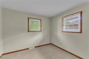 316 Thelma Dr, Sheffield Lake, OH 44054 - Photo 23