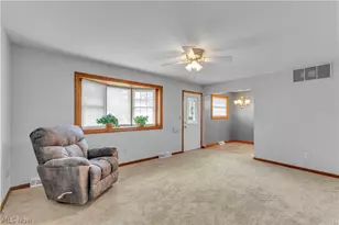 316 Thelma Dr, Sheffield Lake, OH 44054 - Photo 5