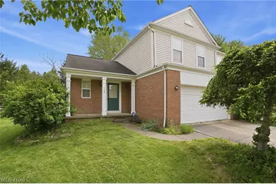 560 Canterbury Lane, Sagamore Hills, OH 44067 - Photo 1