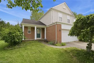 560 Canterbury Ln, Sagamore Hills, OH 44067 - Photo 1