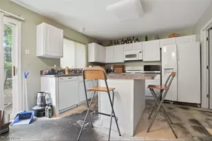 560 Canterbury Ln, Sagamore Hills, OH 44067 - Photo 7