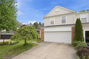 560 Canterbury Ln, Sagamore Hills, OH 44067 - Photo 15