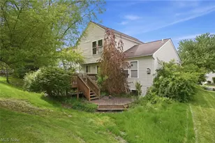 560 Canterbury Ln, Sagamore Hills, OH 44067 - Photo 17