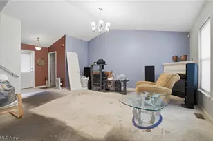 560 Canterbury Ln, Sagamore Hills, OH 44067 - Photo 5