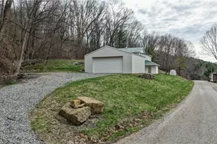 12413 Lick Run Rd, Newcomerstown, OH 43832 - Photo 17