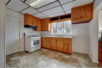 12413 Lick Run Rd, Newcomerstown, OH 43832 - Photo 5