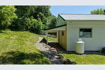 12413 Lick Run Rd, Newcomerstown, OH 43832 - Photo 33