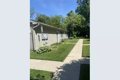 124 Tiffin Avenue #A/B, Huron, OH 44839 - Photo 3