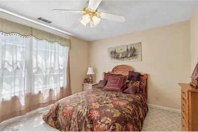 5785 Lamplighter Drive, Girard, OH 44420 - Photo 25