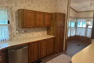 711 Brookside Dr, Wellington, OH 44090 - Photo 9
