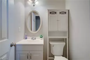 8225 Lancaster Dr, Mentor, OH 44060 - Photo 13