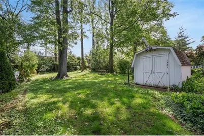 1351 Manor Park Avenue, Oakwood, OH 44107 - Photo 9