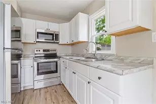 1381 Greenwood Ave, Akron, OH 44320 - Photo 13
