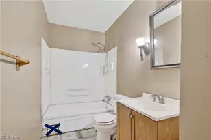 2964 Williamsburg St NW, Warren, OH 44485 - Photo 9