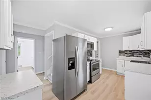 2413 W Manor Ave, Youngstown, OH 44514 - Photo 13
