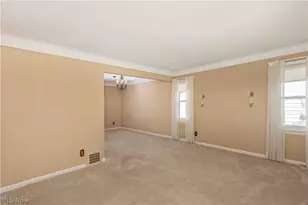 4810 Westbourne Rd, Lyndhurst, OH 44124 - Photo 9