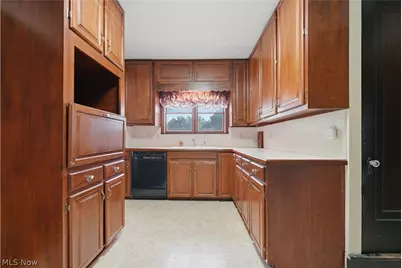500 31st Street SW, Barberton, OH 44203 - Photo 13
