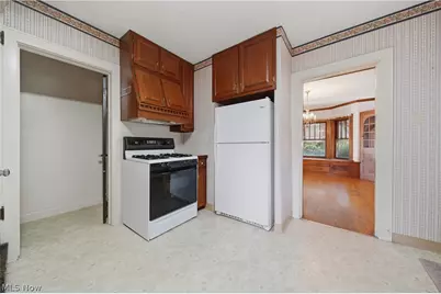 500 31st Street SW, Barberton, OH 44203 - Photo 15