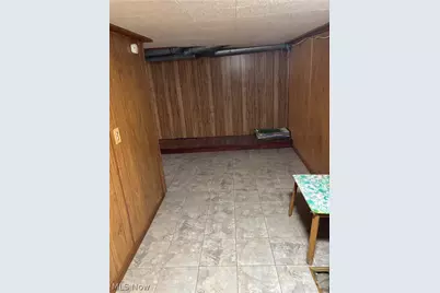 300 Henry, East Liverpool, OH 43920 - Photo 17