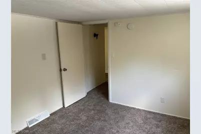 300 Henry, East Liverpool, OH 43920 - Photo 11
