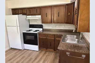 300 Henry, East Liverpool, OH 43920 - Photo 5