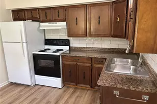 300 Henry, East Liverpool, OH 43920 - Photo 5