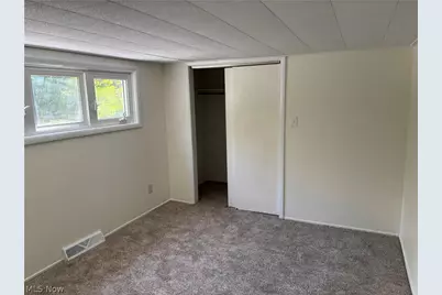 300 Henry, East Liverpool, OH 43920 - Photo 9