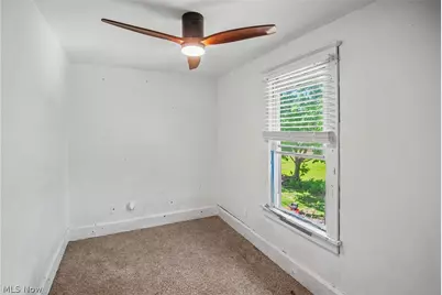 32 E Avondale Avenue, Youngstown, OH 44507 - Photo 11