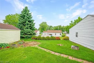 1139 Rockwood Ave SW, Canton, OH 44710 - Photo 3