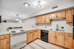 4705 Mayfield Rd, South Euclid, OH 44121 - Photo 7