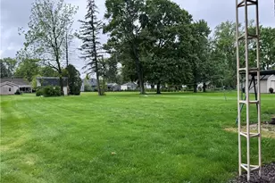 592 W Omar St, Struthers, OH 44471 - Photo 7