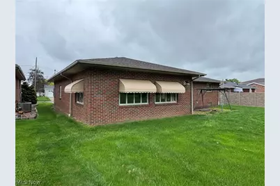 592 W Omar Street, Struthers, OH 44471 - Photo 11