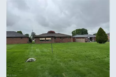 592 W Omar Street, Struthers, OH 44471 - Photo 9