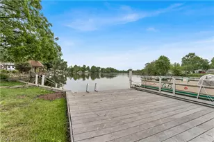 27233 Lake Point Dr, Beloit, OH 44609 - Photo 9