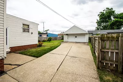 12805 Crossburn Avenue, Loveland, OH 44135 - Photo 31
