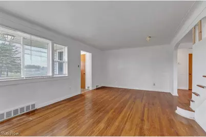 1959 Warrensville Center Road, South Euclid, OH 44121 - Photo 5
