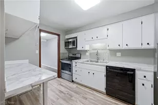 32726 Washington Ct, Solon, OH 44139 - Photo 11