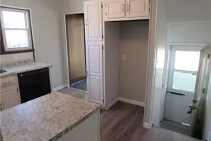 1056 Raymond St NW, Warren, OH 44485 - Photo 5